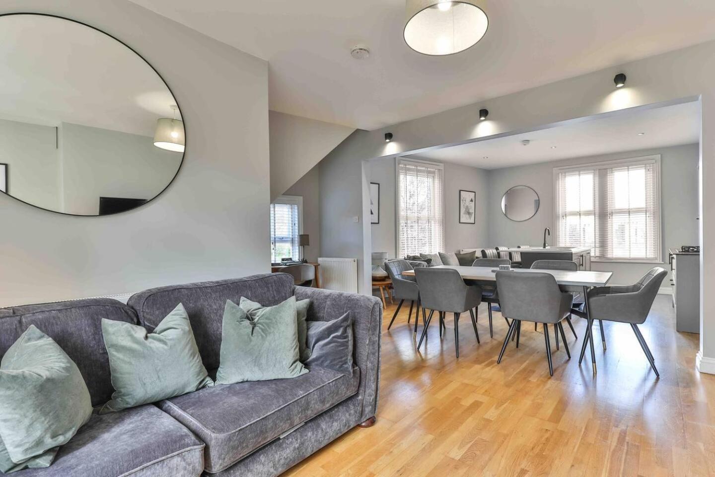 Stylish & Spacious 3 Bed Apartment With Parking เชฟฟิลด์ ภายนอก รูปภาพ